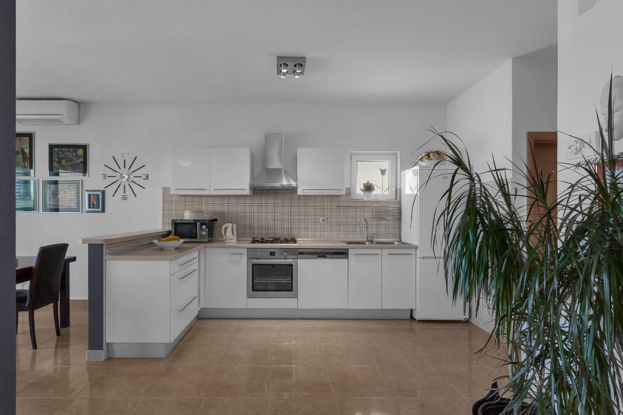 Stunning City View Apartment Makarska Exteriör bild