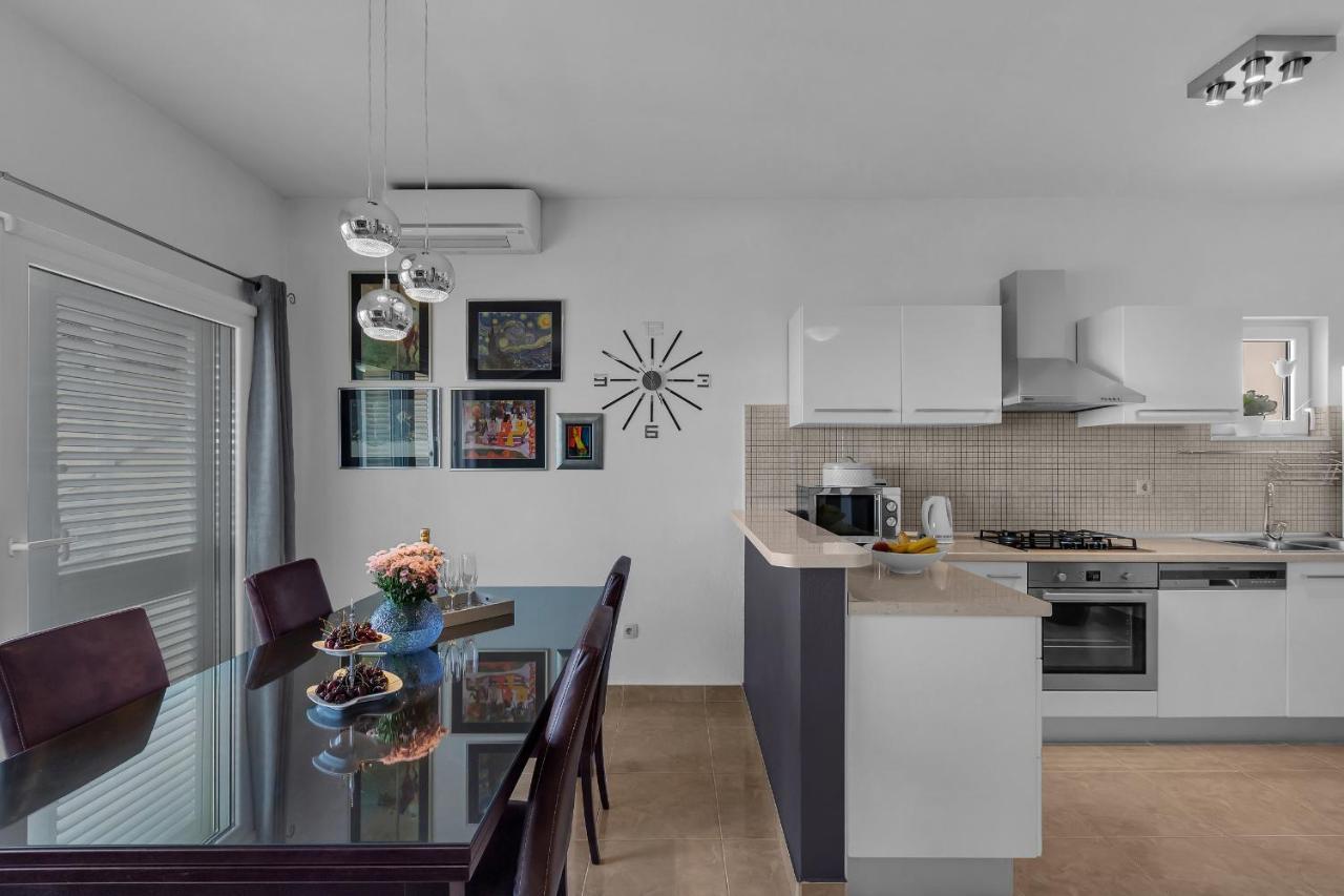 Stunning City View Apartment Makarska Exteriör bild